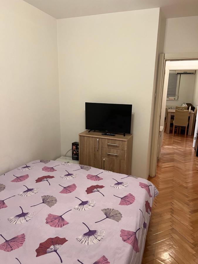 Apartman T.a. *